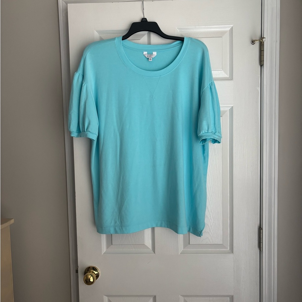 Crown & Ivy Aqua Short Sleeve Tee